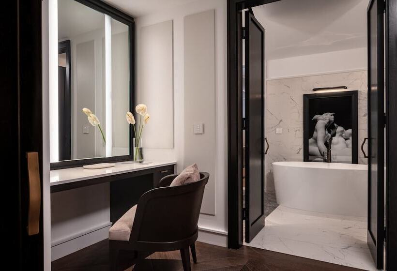 Люкс Премиум, Four Seasons Hotel Montreal