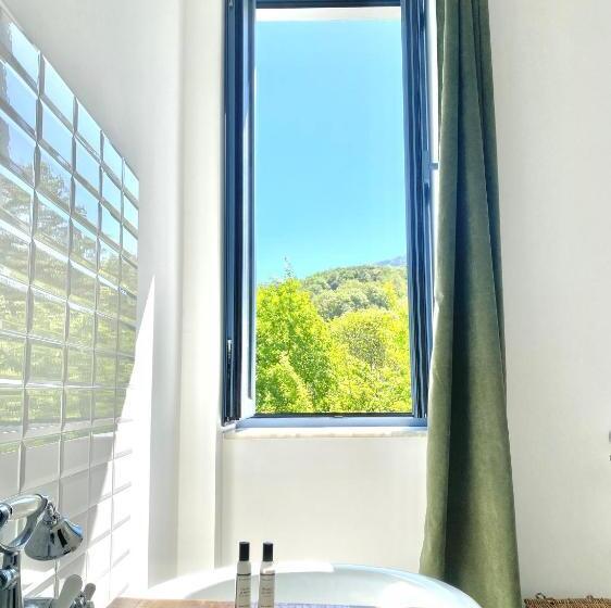 Quarto Quadruplo Estandar Banheiro Compartilhado, U Fiordalisu