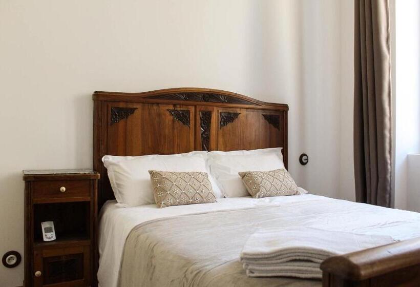 Quarto Quadruplo Estandar Banheiro Compartilhado, U Fiordalisu