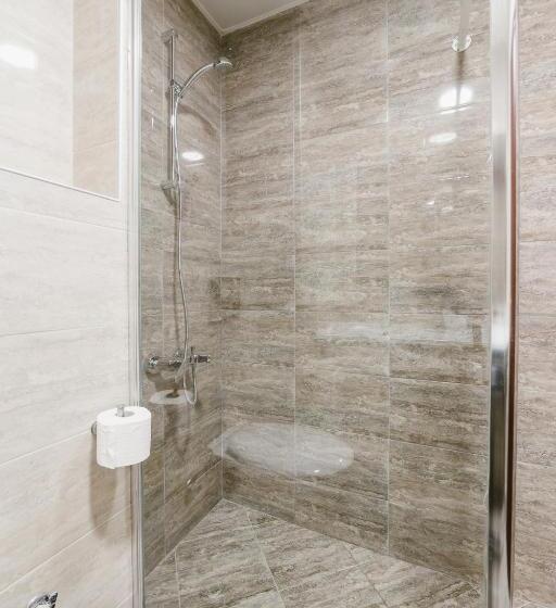 キングサイズベッドのスタンダードルーム, Family Hotel Ring & Thermal