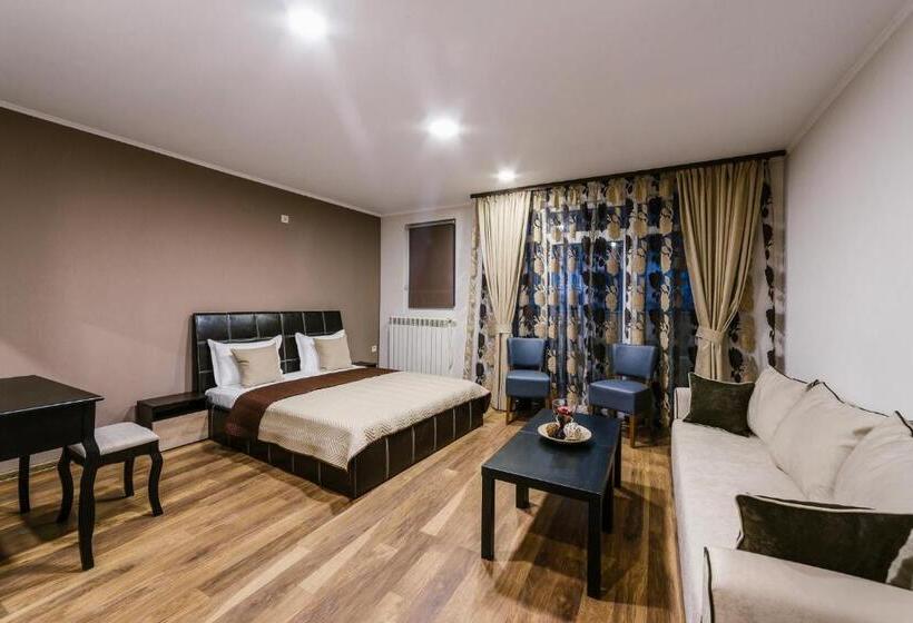 キングサイズベッドのスタンダードルーム, Family Hotel Ring & Thermal