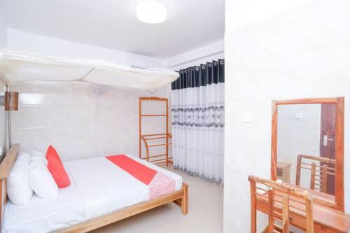 Standardzimmer mit Balkon, Cranberry