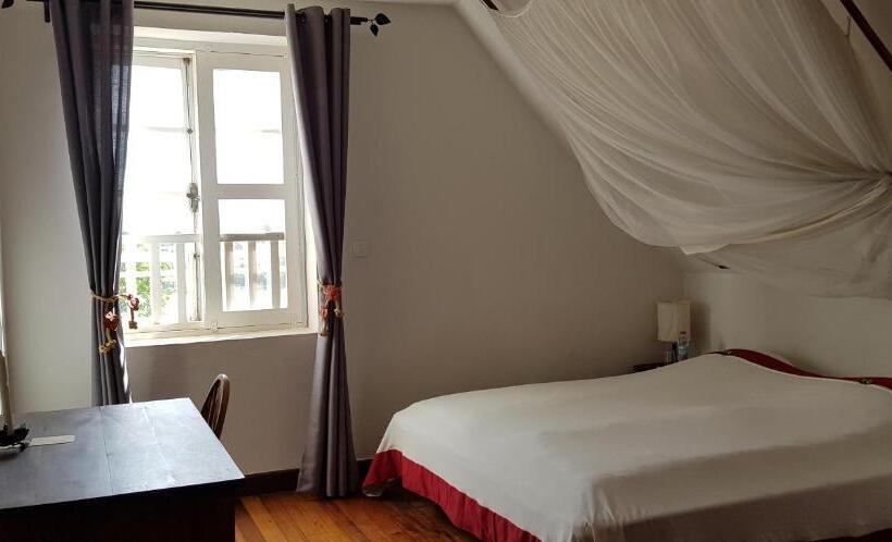 اتاق لوکس, Lovasoa 4c