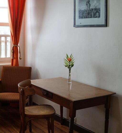 اتاق لوکس, Lovasoa 4c