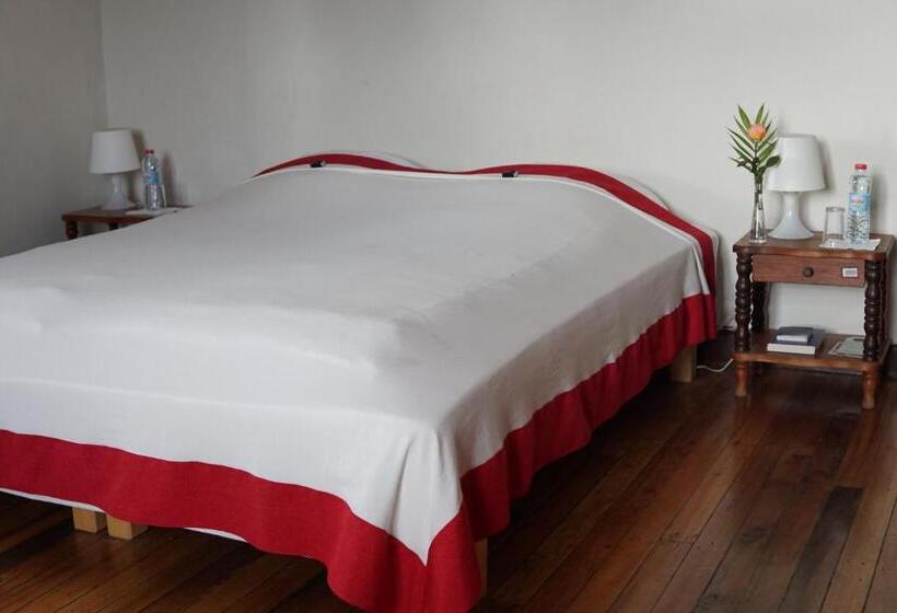 اتاق لوکس, Lovasoa 4c