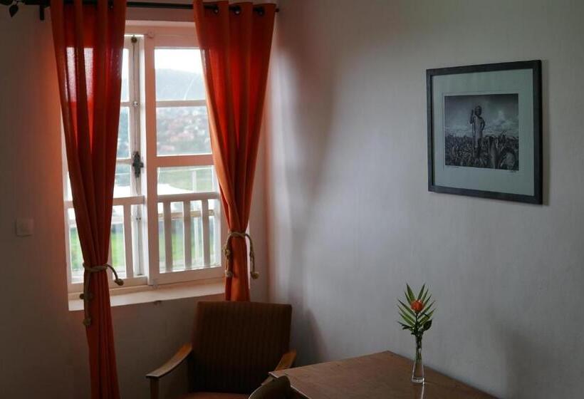 اتاق لوکس یک تخته, Lovasoa 4c