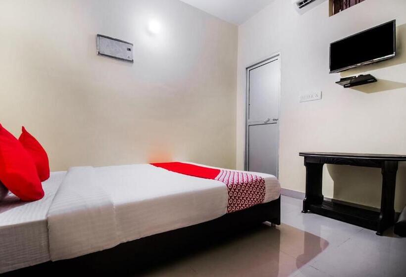 Habitació Triple Clàssica, Oyo 26664 Hotel Kumar Inn