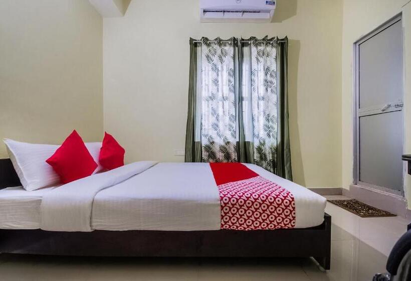 Habitació Triple Clàssica, Oyo 26664 Hotel Kumar Inn