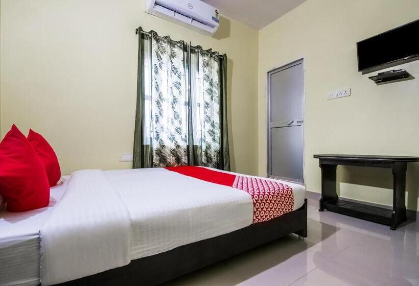 Habitació Triple Clàssica, Oyo 26664 Hotel Kumar Inn