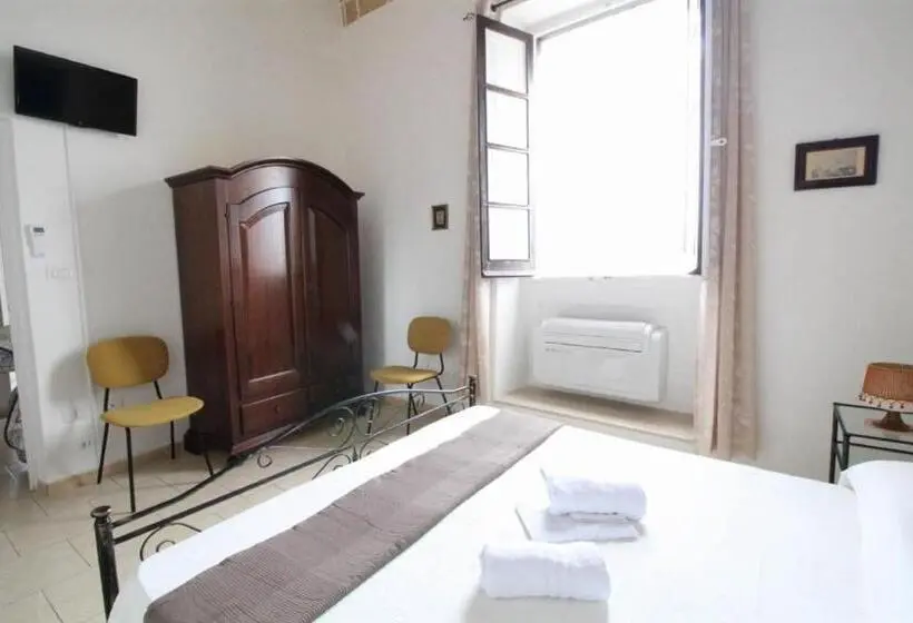 اتاق سه نفره دلوکس با چشمانداز دریا, Camera Vista Mare Holidayz
