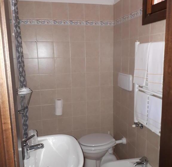 스탠다드 트리플 룸, Agriturismo La Valle Dei Bronzetti