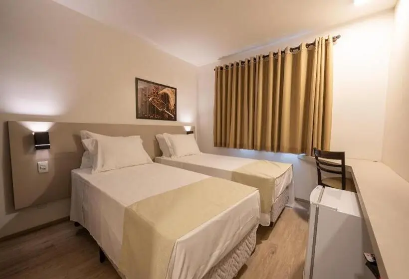 Deluxe Kolmen Hengen Huone, Via Garden Varginha
