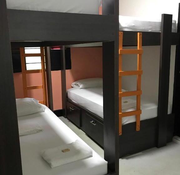 تختخواب در اتاق مشترک, La Quinta Bacana