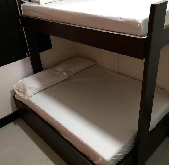 اتاق اکونومی, La Quinta Bacana
