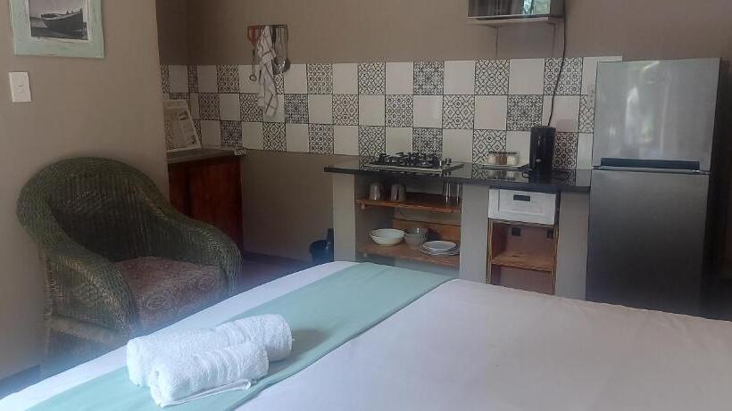 Шале 1 Спальня, Woodpecker On Marine