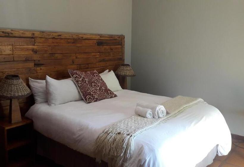 Шале 1 Спальня, Woodpecker On Marine