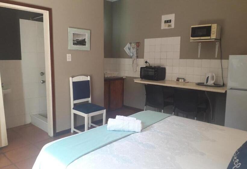 Шале 1 Спальня, Woodpecker On Marine