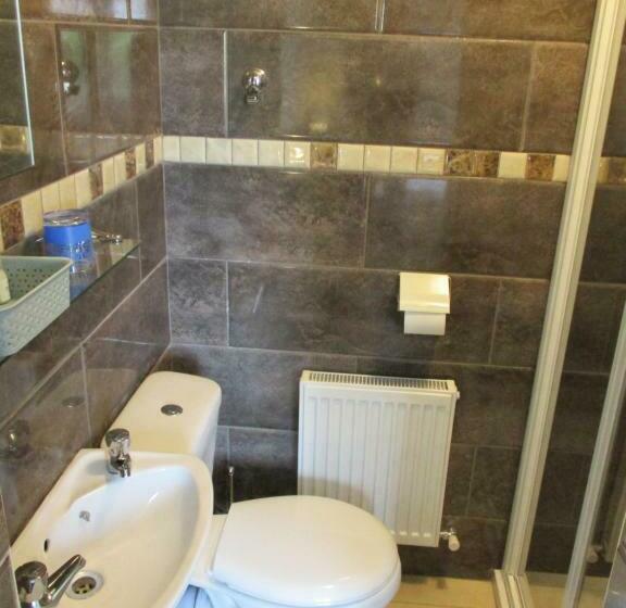 חדר סטנדרט נוף לגינה, Whitaker Lodge Bed & Breakfast