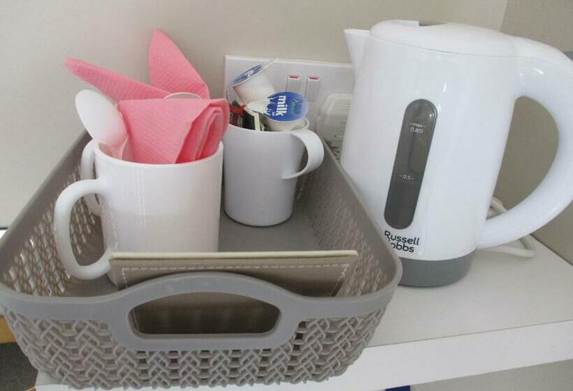 חדר סטנדרט נוף לגינה, Whitaker Lodge Bed & Breakfast