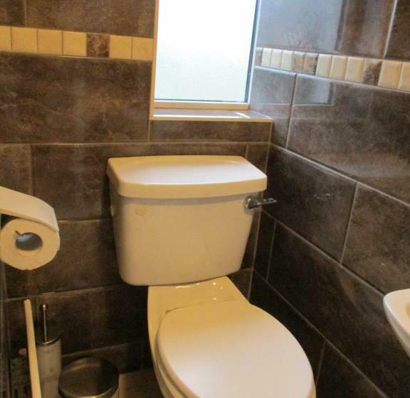 חדר סטנדרט נוף לגינה, Whitaker Lodge Bed & Breakfast