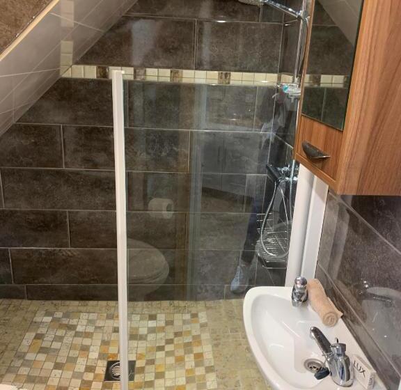 Семейный Номер, Whitaker Lodge Bed & Breakfast