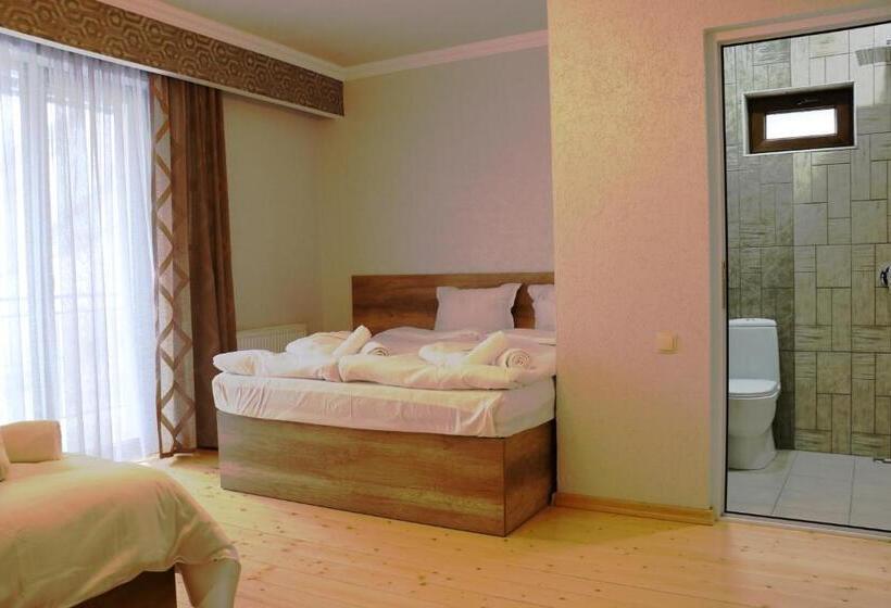 バルコニー付きデラックスルーム, Ketino S Home