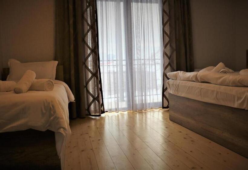 バルコニー付きスタンダードトリプルルーム, Ketino S Home