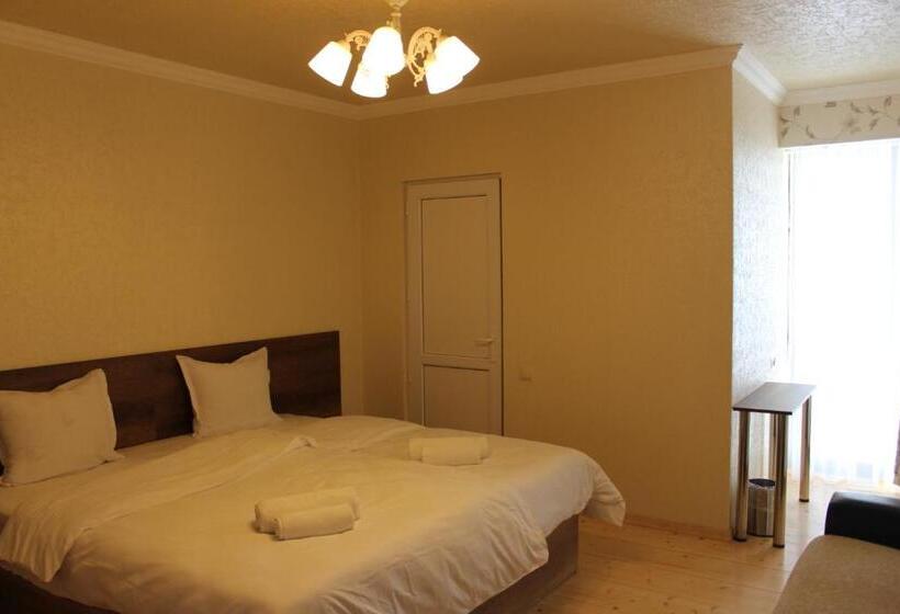 ファミリールーム, Ketino S Home