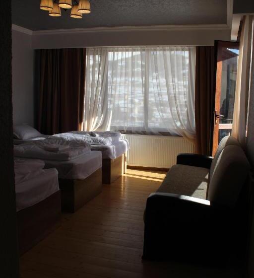 バルコニー付きスタンダードトリプルルーム, Ketino S Home