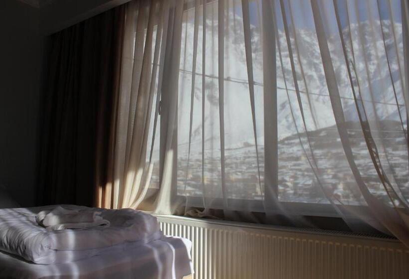 バルコニー付きスタンダードトリプルルーム, Ketino S Home