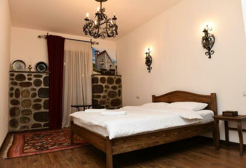 اتاق لوکس, Khoreayi Dzor