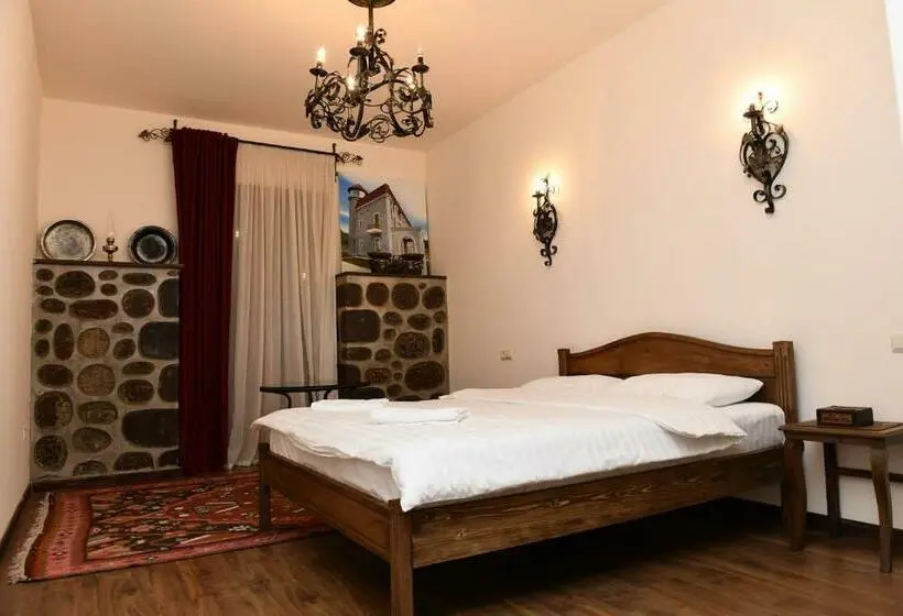 اتاق لوکس, Khoreayi Dzor