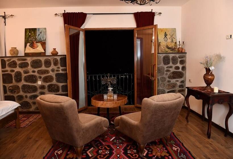 اتاق لوکس, Khoreayi Dzor