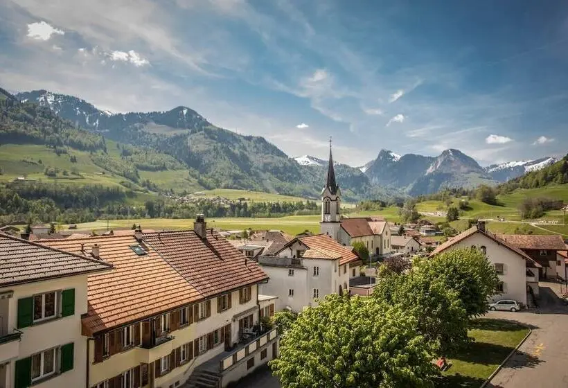 Perhehuone, Auberge De L Ange