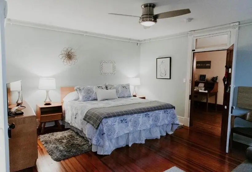 キングサイズベッドのデラックスルーム, Georges On York B&b