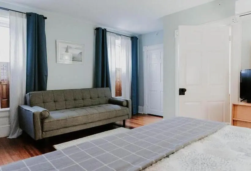 キングサイズベッドのデラックスルーム, Georges On York B&b