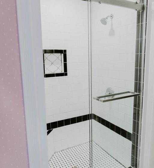 带大床的标准间, Georges On York B&b