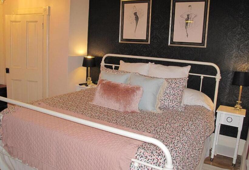 带大床的标准间, Georges On York B&b