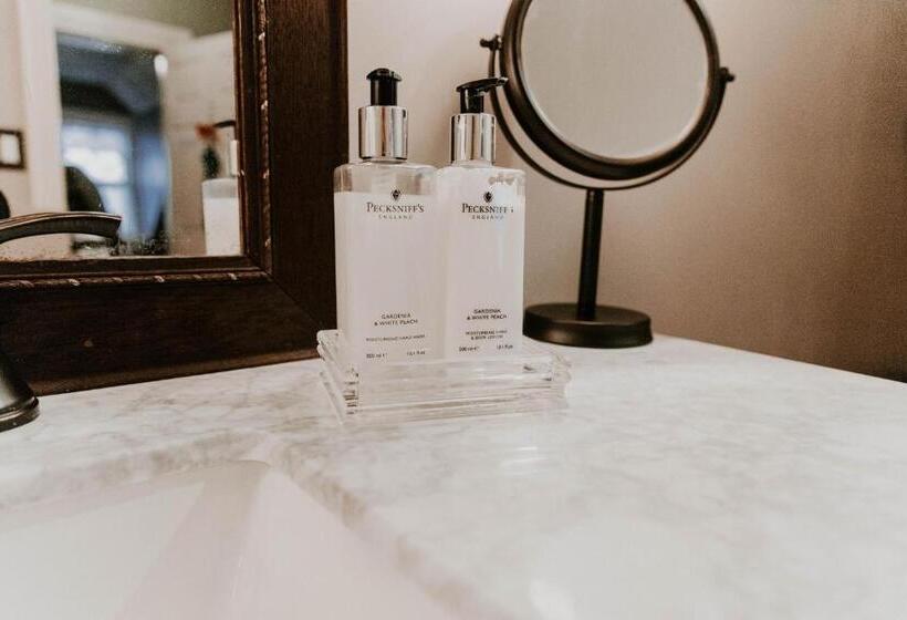 高级大房间, Georges On York B&b