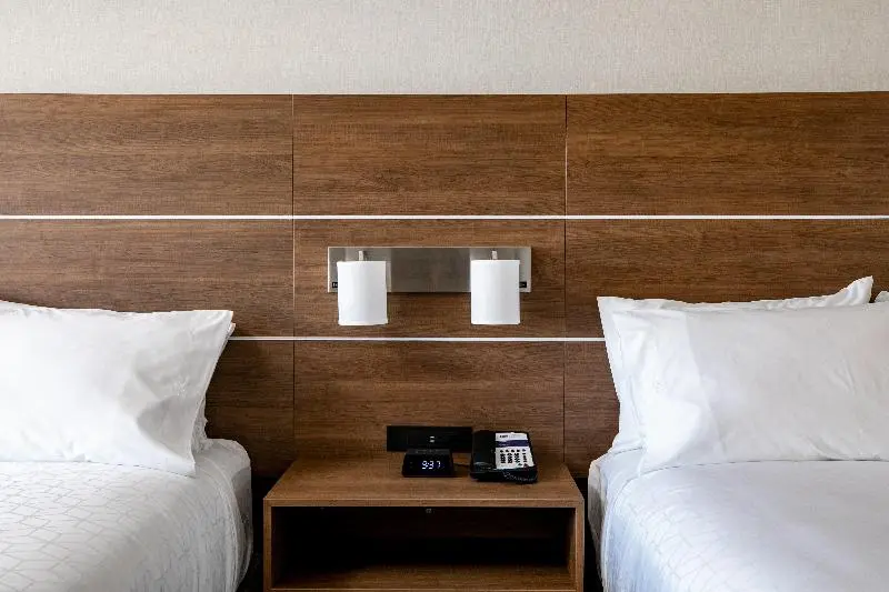 Sviitti, Holiday Inn Express Lethbridge Southeast, An Ihg