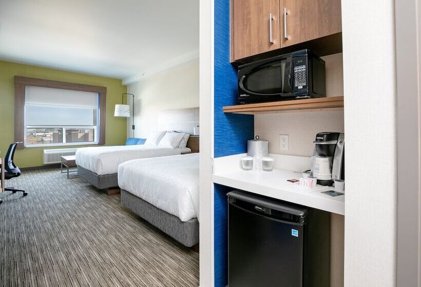 جناح, Holiday Inn Express   Lethbridge Southeast, An Ihg