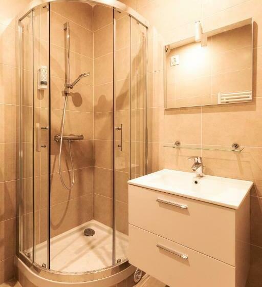 高级单人间, Le Theatre