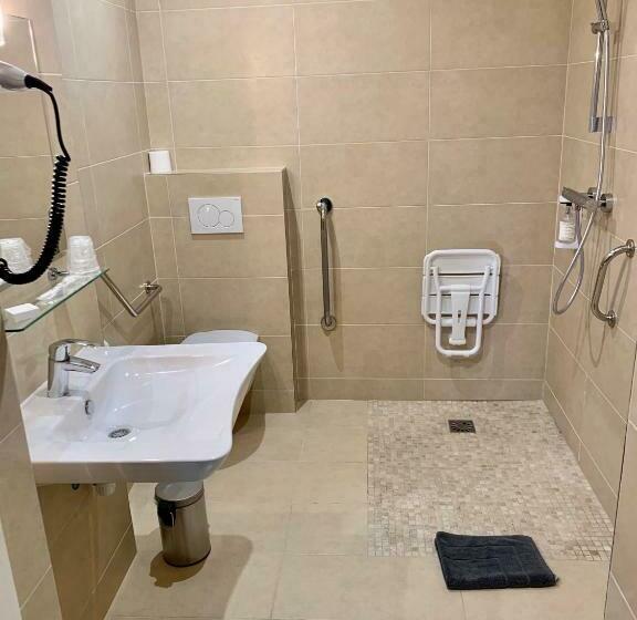 חדר סופריור יחיד, Le Theatre