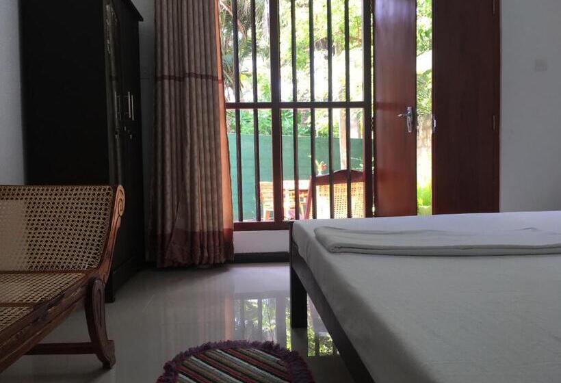 חדר סטנדרט נוף לגינה, Anthony Guesthouse