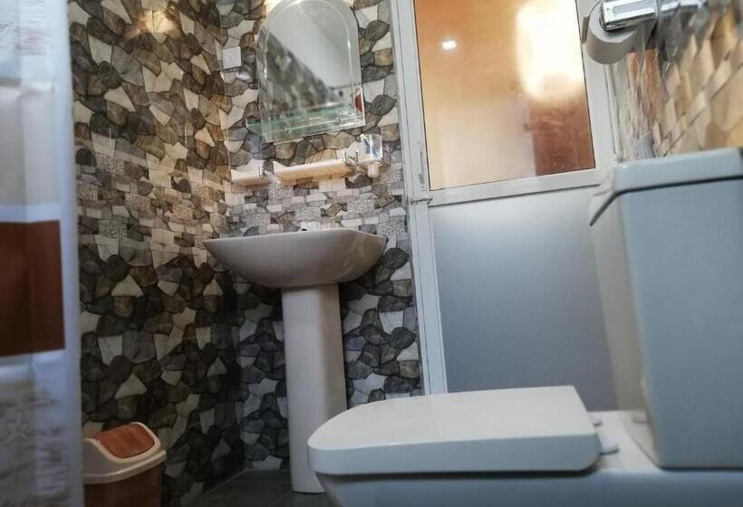 غرفة عائلية مطلّة علي البحر, Ayomal Beach Paradise