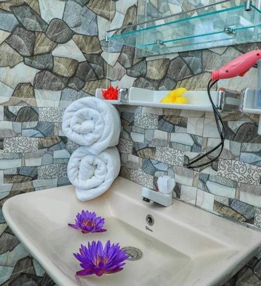 غرفة عائلية مطلّة علي البحر, Ayomal Beach Paradise