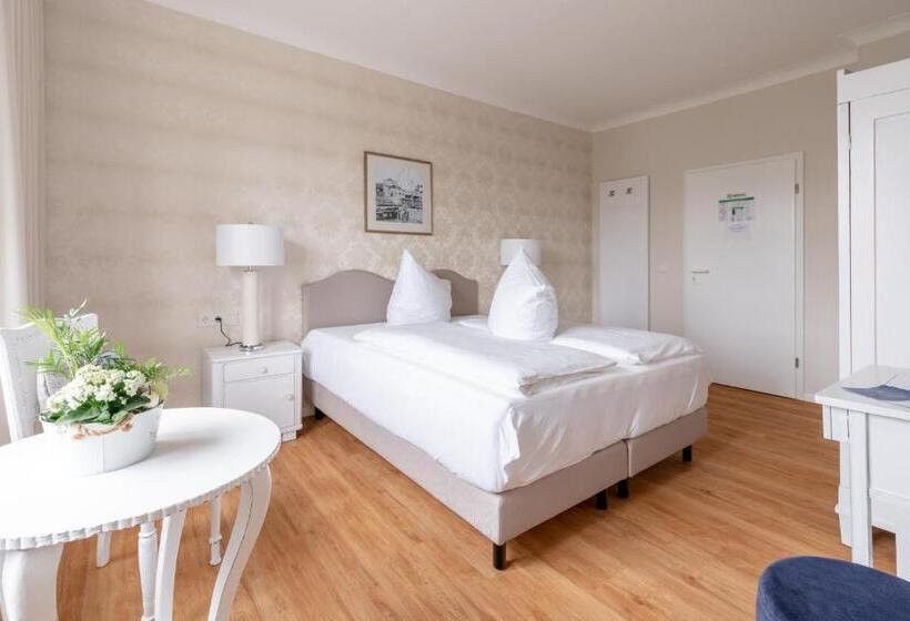 חדר דלוקס, Am Sommerbad