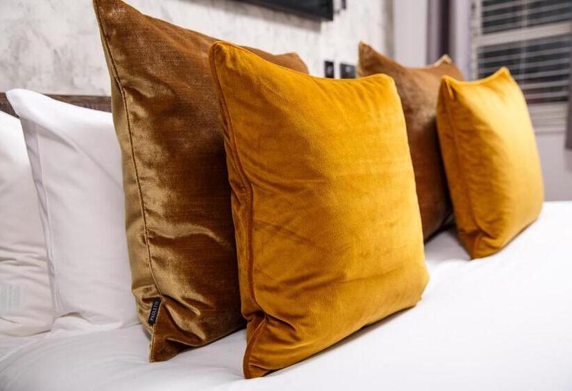 חדר סטנדרט, Signature Suites