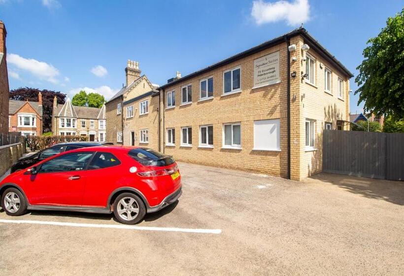 דירת חדר דלוקס, Signature Suites