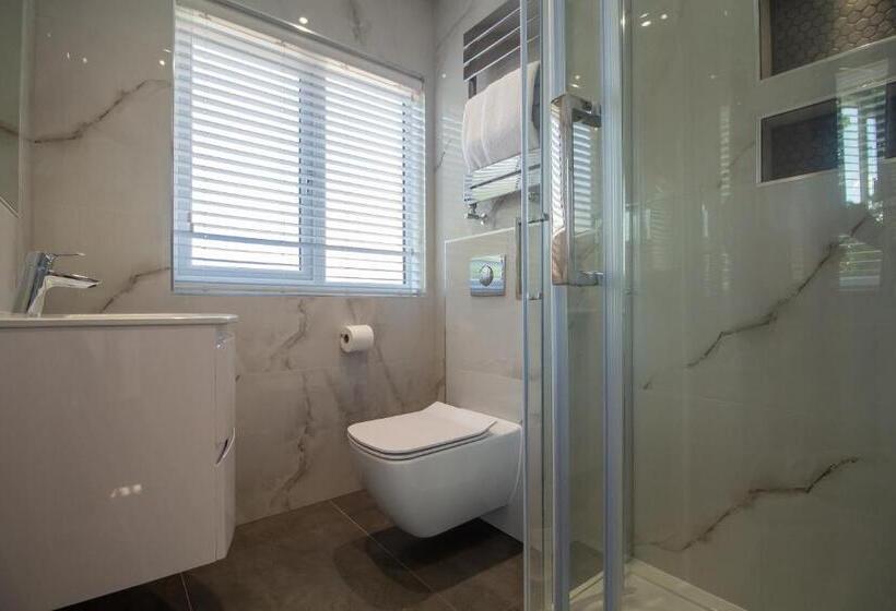 דירת חדר, Signature Suites